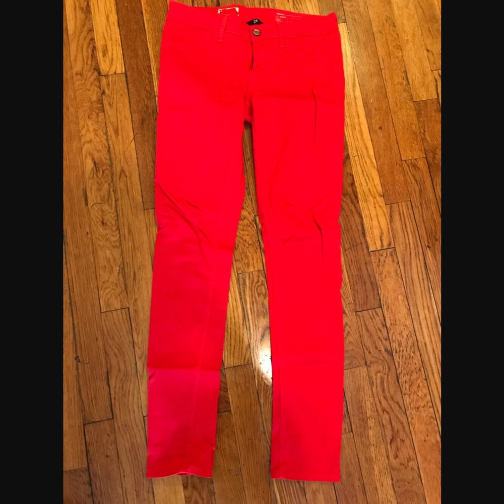 Fragile skinny jeans in red
